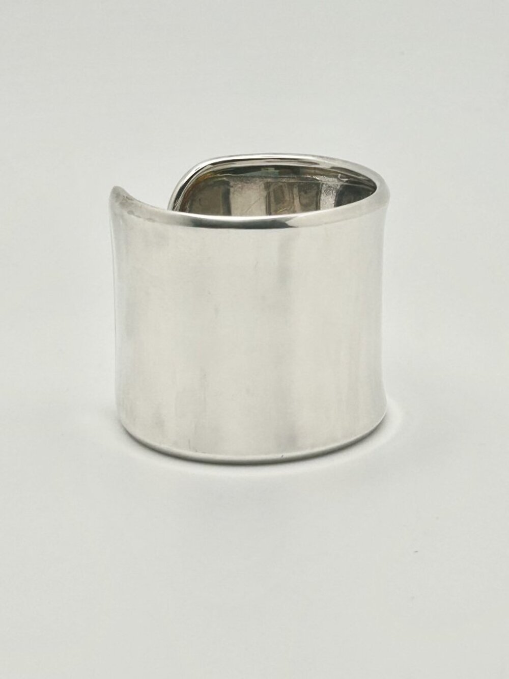 Highly Collectible Classic Robert Lee Morris Sterling Silver Cuff